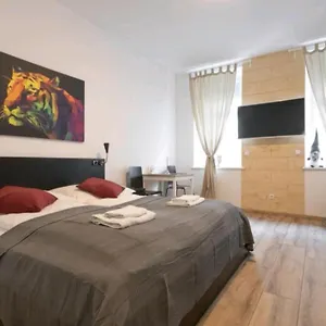 Apartment Apartment, Modern Und Neu Renoviert